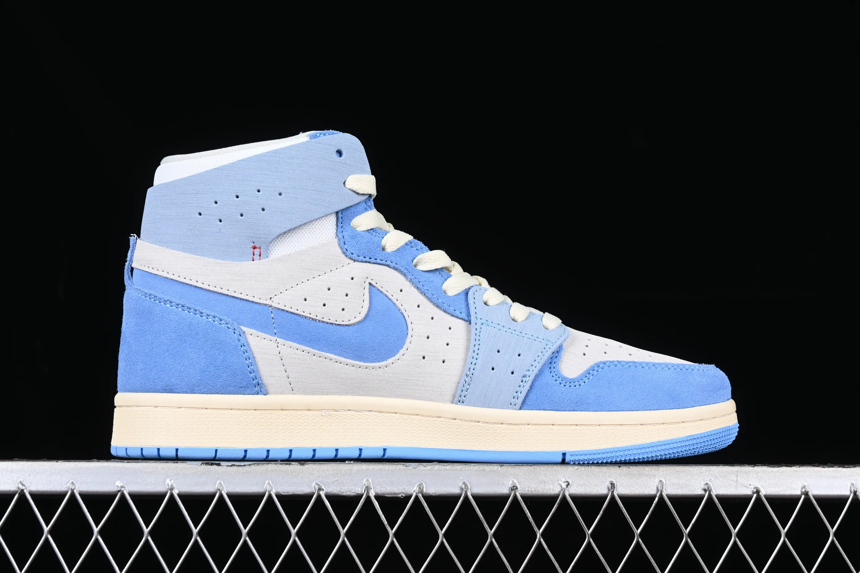 All categories Air Jordan Jordan series basketball shoes Air Jordan 1 High Air Jordan 1 Zoom CMFT AJ1 Joe 1 gray and blue color matching DV1305-004